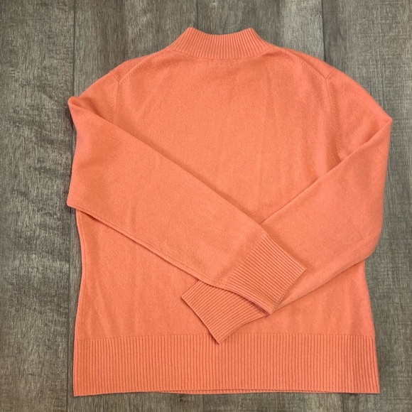 Investments fine cashmere women’s L 100% cashmere sweater - Picture 4 of 4